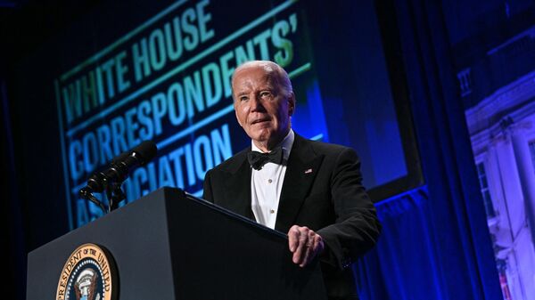 Joe Biden, presidente dos EUA, fala durante jantar da Associação de Correspondentes da Casa Branca (WHCA, na sigla em inglês), em Washington, EUA, 27 de abril de 2024 - Sputnik Brasil