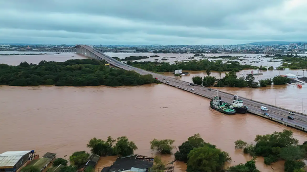 Enchente do rio Guaíba deixa bairros inteiros debaixo d'água e provoca caos em Porto Alegre. Rio Grande do Sul, 3 de maio de 2024 - Sputnik Brasil