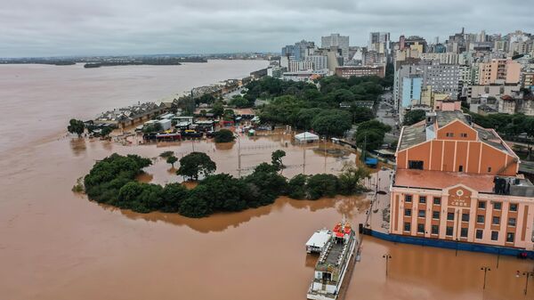 Rio Guaíba, usina do gasômetro, em Porto Alegre, após chuva intensa. Rio Grande do Sul, 3 de maio de 2024 - Sputnik Brasil