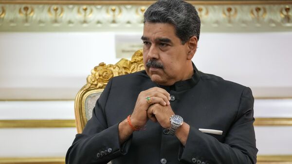 Nicolás Maduro participa de uma reunião no palácio presidencial Miraflores em Caracas. Venezuela, 20 de fevereiro de 2024 - Sputnik Brasil
