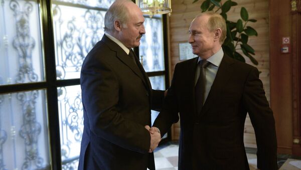Aleksandr Lukashenko e Vladimir Putin (foto de arquivo) - Sputnik Brasil
