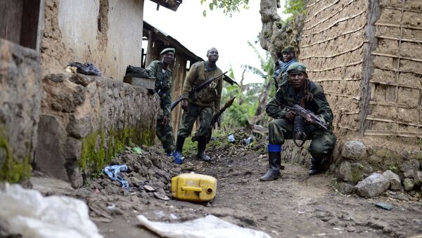 Soldados do Exército da República Democrática do Congo durante uma operação contra rebeldes (foto de arquivo) - Sputnik Brasil