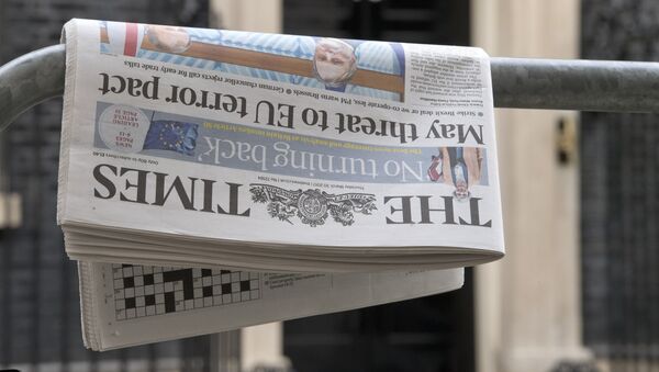 A copy of the March 30 edition of The Times newspaper with the headline May threat to EU terror pact is pictured outside 10 Downing Street in central London on March 30, 2017 - Sputnik Brasil