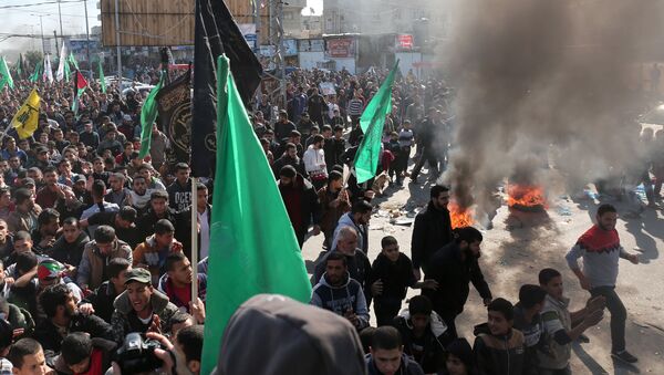 Palestinos protestam contra decisão dos EUA de reconhecer Jerusalém como capital israelense - Sputnik Brasil