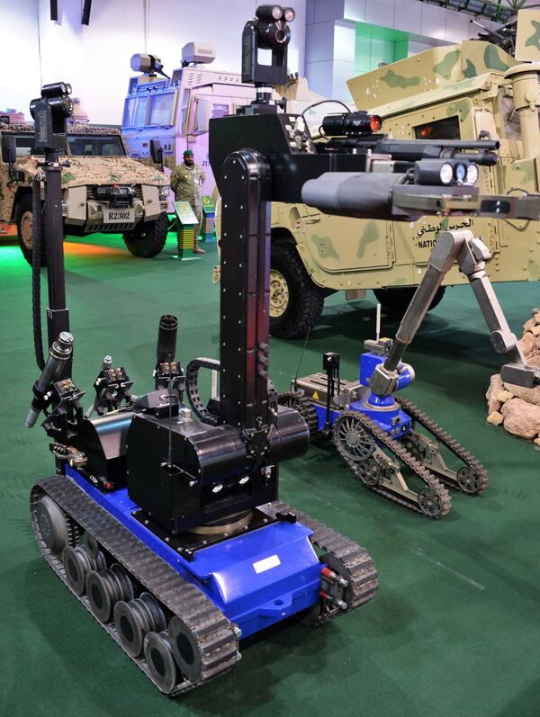 Sistemas robóticos das Forças Armadas do Kuwait expostos durante a mostra internacional de armamentos Gulf Defence & Aerospace 2017 na capital, cidade de Kuwait - Sputnik Brasil