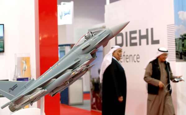 Modelo do caça Eurofighter Typhoon exibido na exposição internacional de armamentos Gulf Defence & Aerospace 2017 na cidade de Kuwait - Sputnik Brasil