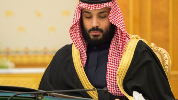 O príncipe herdeiro saudita Mohammed bin Salman participa de uma reunião do gabinete em Riade. - Sputnik Brasil