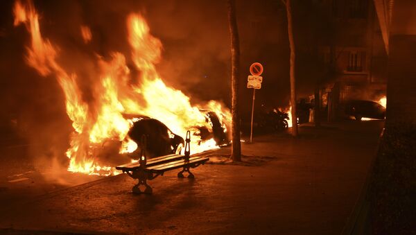 voitures brûlées, Paris - Sputnik Brasil