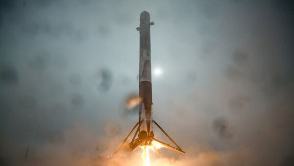 Primeira etapa do foguete Falcon 9 - Sputnik Brasil