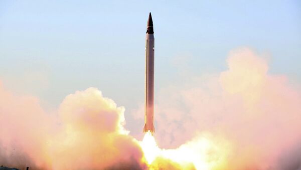 Launch of an Iranian Emad long-range ballistic surface-to-surface missile - Sputnik Brasil