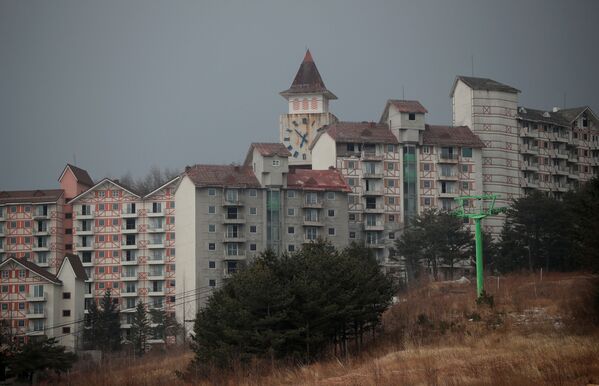 O complexo do resort Alps Ski, situado perto da zona desmilitarizada que separa as duas Coreias, na cidade sul-coreana de Goseong - Sputnik Brasil