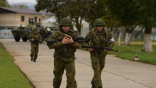 Militares na base russa na Abkházia durante exercícios antiterroristas - Sputnik Brasil