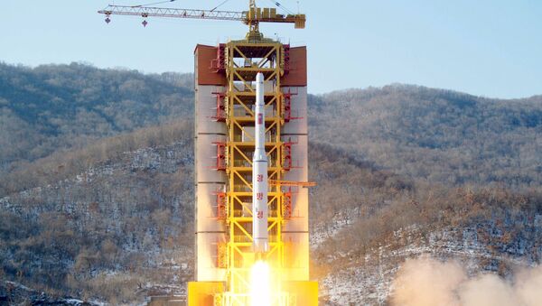 Lançamento de míssil de longo alcance no polígono de Sohae (Coreia do Norte) - Sputnik Brasil