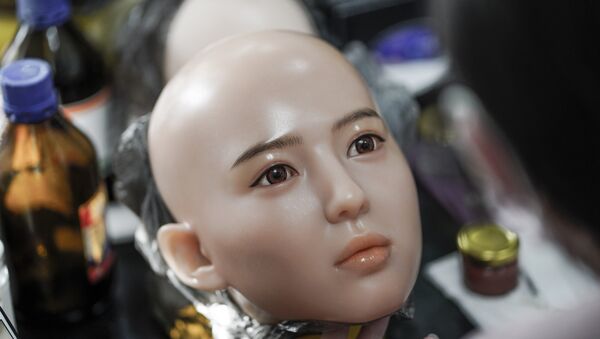 Rosto de uma boneca de silicone na fábrica da produtora chinesa EXDOLL - Sputnik Brasil