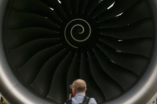 Motores de produção Rolls-Royce no show aéreo de Singapura - Sputnik Brasil