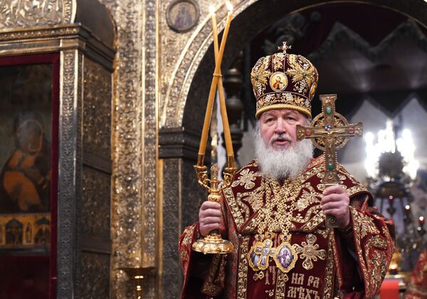 Patriarca Kirill celebra missa na Catedral da Dormição, no Kremlin, Moscou - Sputnik Brasil