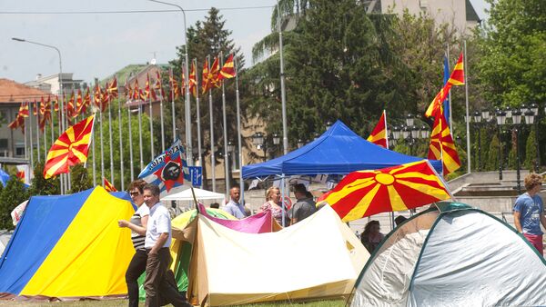 Tendas de manifestantes durante protesto antigovernamental em Skopje. - Sputnik Brasil