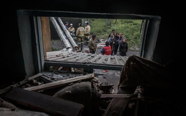 Donetsk após bombardeios noturnos - Sputnik Brasil