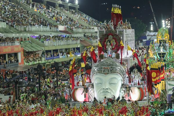 China foi a grande homenageada do Império Serrando neste domingo de carnaval - Sputnik Brasil