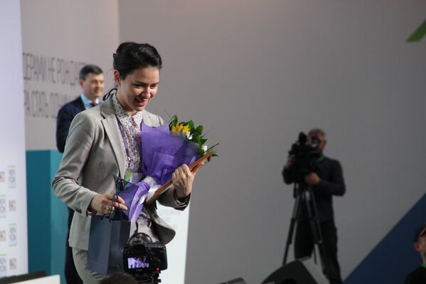 Veronika Prischepa, empresária do povoado de Narastannoe, recebe título de vencedora do concurso Líderes da Rússia - Sputnik Brasil