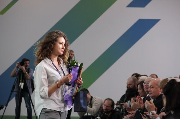Ekaterina Veber, funcionária de Ekaterinburgo, recebe título de vencedora do concurso Líderes da Rússia - Sputnik Brasil