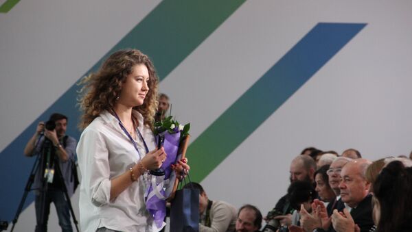 Ekaterina Veber, funcionária de Ekaterinburgo, recebe título de vencedora do concurso Líderes da Rússia - Sputnik Brasil