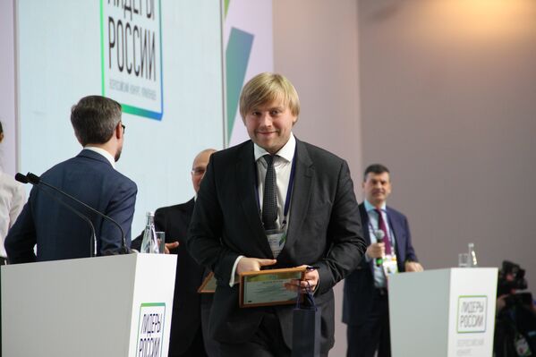 Stanislav Urzhumtsev, empresário de São Petersburgo, recebe título de vencedor do concurso Líderes da Rússia - Sputnik Brasil