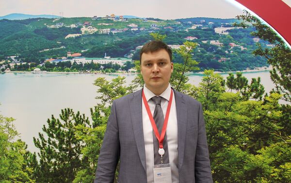 Konstantin Kolpakov, presidente do Conselho de Jovens Diplomatas da Rússia, durante o Fórum de Investimentos 2018 em Sochi, em 15 de janeiro de 2018 - Sputnik Brasil