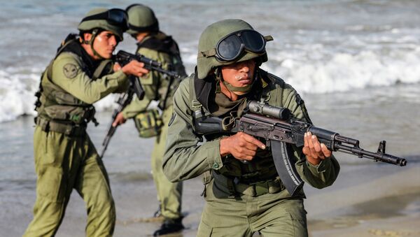 Soldados venezuelanos durante exercícios, foto de arquivo - Sputnik Brasil
