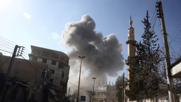 Fumaça em Ghouta Oriental (foto de arquivo) - Sputnik Brasil
