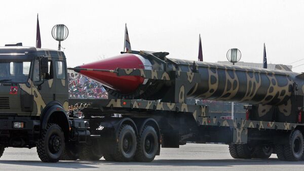 Míssil balístico paquistanês Hatf-V com capacidade para transportar ogivas nucleares - Sputnik Brasil