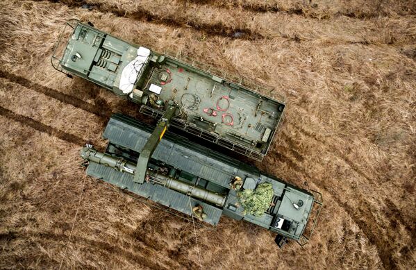 Veículo de transporte do complexo Iskander-K, equipado com mísseis de cruzeiro R-500, durante manobras na região de Krasnodar - Sputnik Brasil