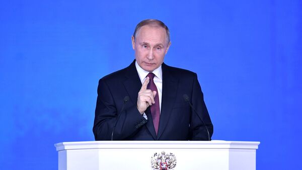 Vladimir Putin fala à Assembleia Federal da Rússia em 1 de março de 2018 - Sputnik Brasil
