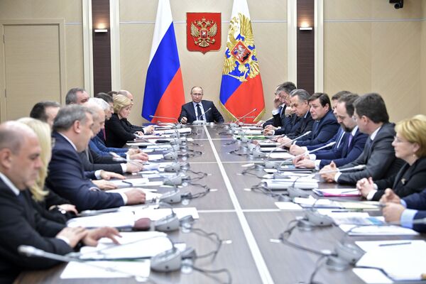 Vladimir Putin realiza uma reunião com os membros do governo da Rússia, em 31 de janeiro de 2017 - Sputnik Brasil