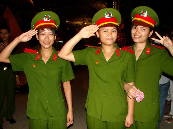 Mulheres militares do exército vietnamita - Sputnik Brasil