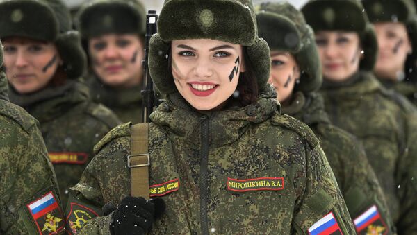 Uma participante durante o concurso de beleza e profissional entre mulheres militares das forças de mísseis estratégicos. - Sputnik Brasil