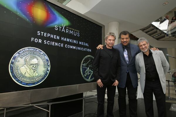 Vencedores da Medalha de Comunicação Científica de Stephen Hawking na cidade de Nova York - Sputnik Brasil