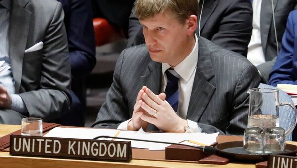 Vice-embaixador da Grã-Bretanha no Conselho de Segurança da ONU, Jonathan Allen, escuta um orador durante uma reunião urgente convocada pelos britânicos sobre o envenenamento de ex-espião russo (14/03/2018) - Sputnik Brasil