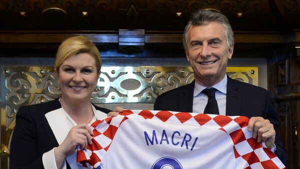 A presidente da Croácia, Kolinda Grabar-Kitarovic, e o presidente da Argentina, Mauricio Macri - Sputnik Brasil