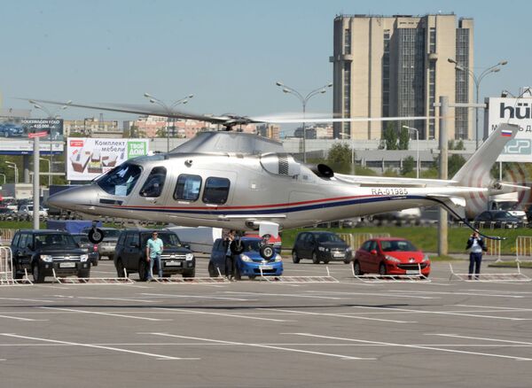 Helicóptero Agusta АW109 chega para a HeliRussia 2015 - Sputnik Brasil