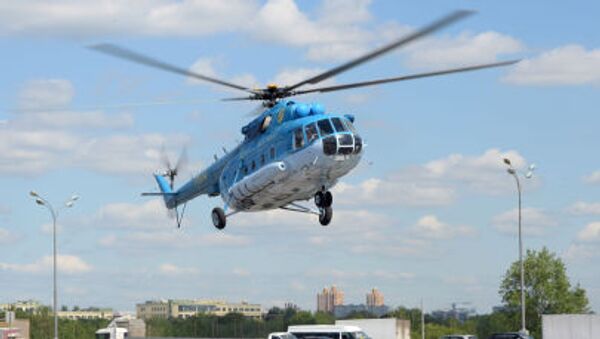 Helicóptero Mi-8 chega para participar da HeliRussia 2015 - Sputnik Brasil