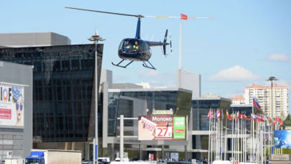 Helicóptero Robinson R66 turbine chega para a HeliRussia 2015 - Sputnik Brasil