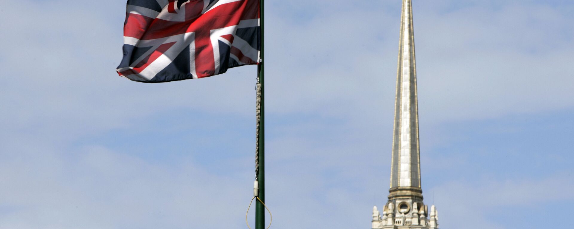 Bandeira do Reino Unido hasteada em frente à Embaixada Britânica em Moscou, na Rússia - Sputnik Brasil, 1920, 17.05.2022