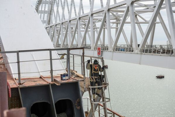 Construção da ponte da Crimeia, março de 2018 - Sputnik Brasil