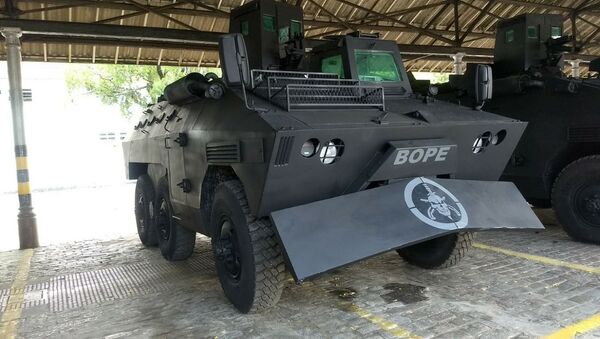 Urutu, que será repassado ao Bope, foi usado pela missão de paz brasileira no Haiti - Sputnik Brasil