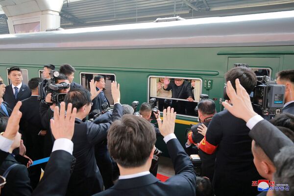Trem com o líder norte-coreano, Kim Jong-un, chega à estação em Pequim nas vésperas da sua reunião bilateral com Xi Jinping, entre 25 e 28 de março de 2018 - Sputnik Brasil