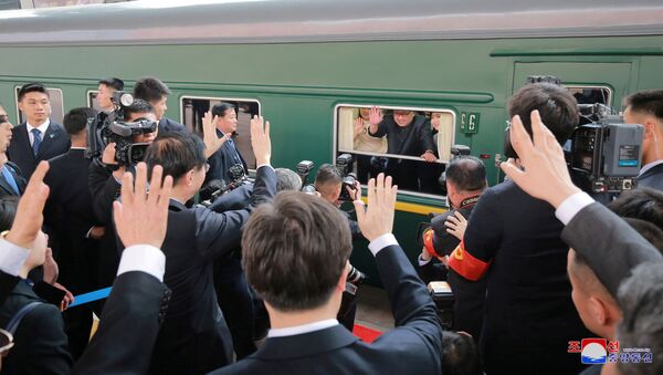Trem com o líder norte-coreano, Kim Jong-un, chega à estação em Pequim nas vésperas da sua reunião bilateral com Xi Jinping, entre 25 e 28 de março de 2018 - Sputnik Brasil