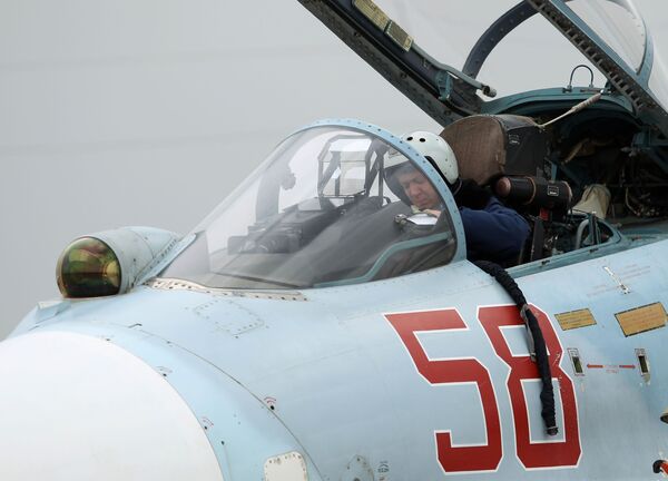 Cabina do piloto de Su-27 no concurso Aviadarts 2018 - Sputnik Brasil