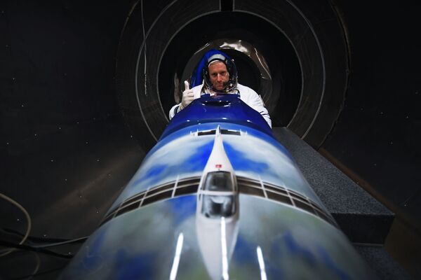 Raphael Domjan, piloto suíço em escafandro elaborado na Rússia - Sputnik Brasil