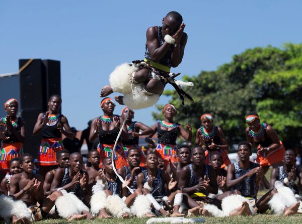 Concurso anual de bailes Sishaya Ingoma em Durban, África do Sul - Sputnik Brasil